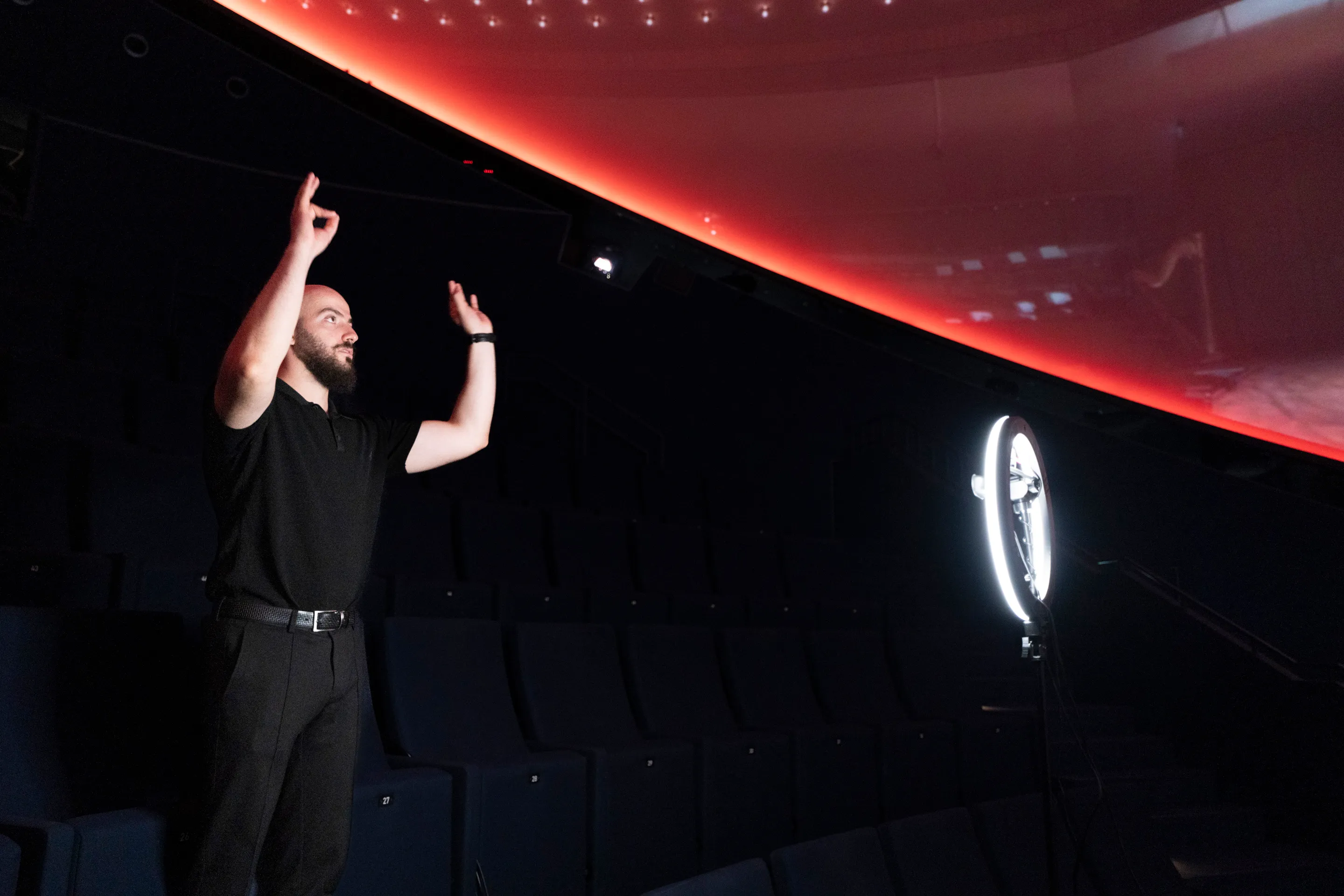 Testing conducting gestures in the dome theatre