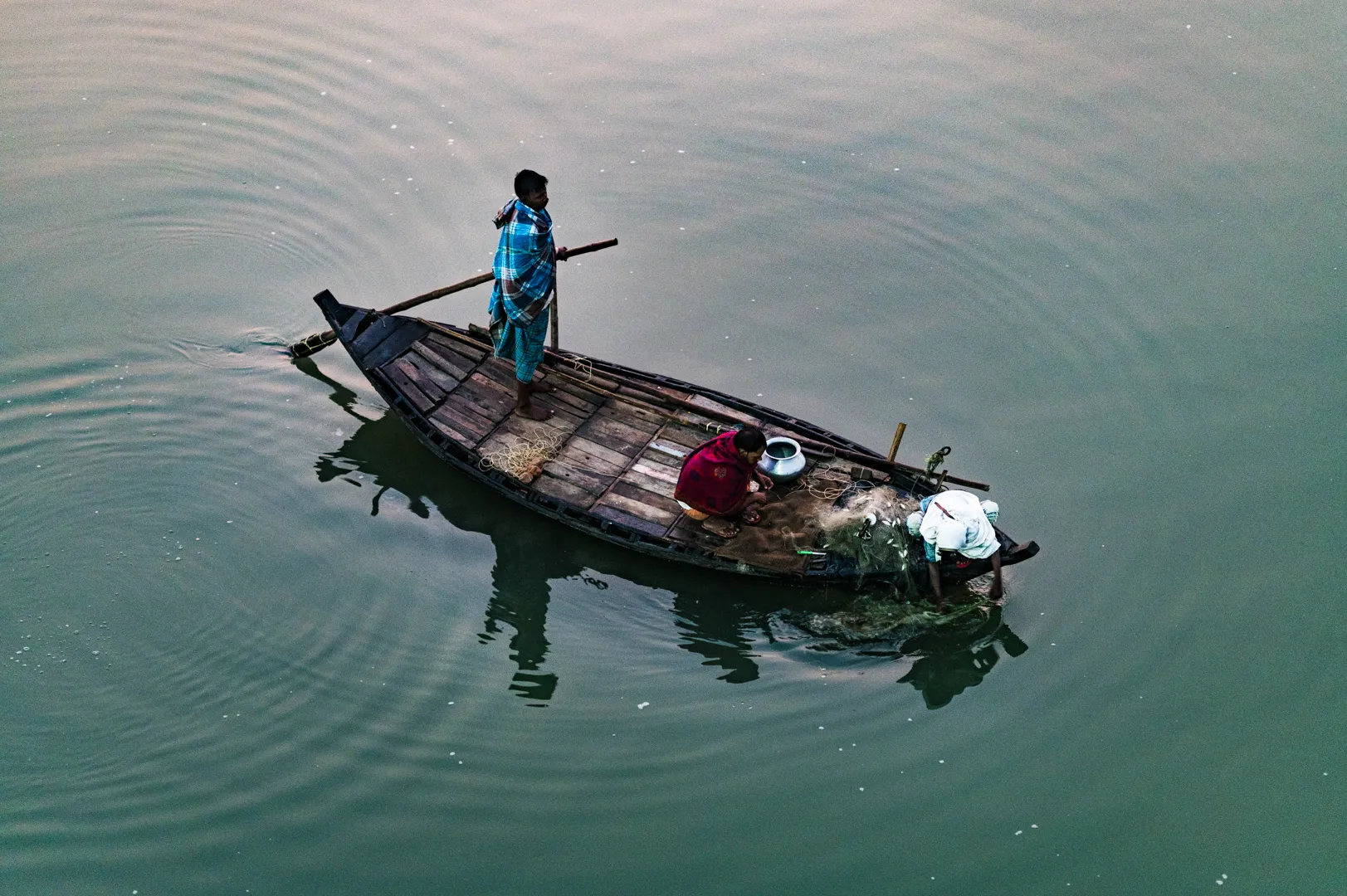 360 camera setup for filming in a riverside community