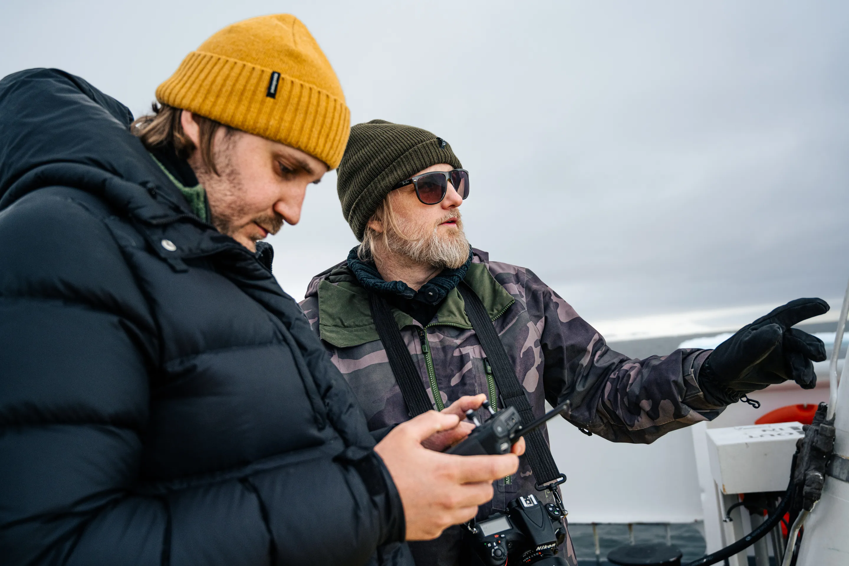 Photographing glaciers and icebergs on location in Svalbard