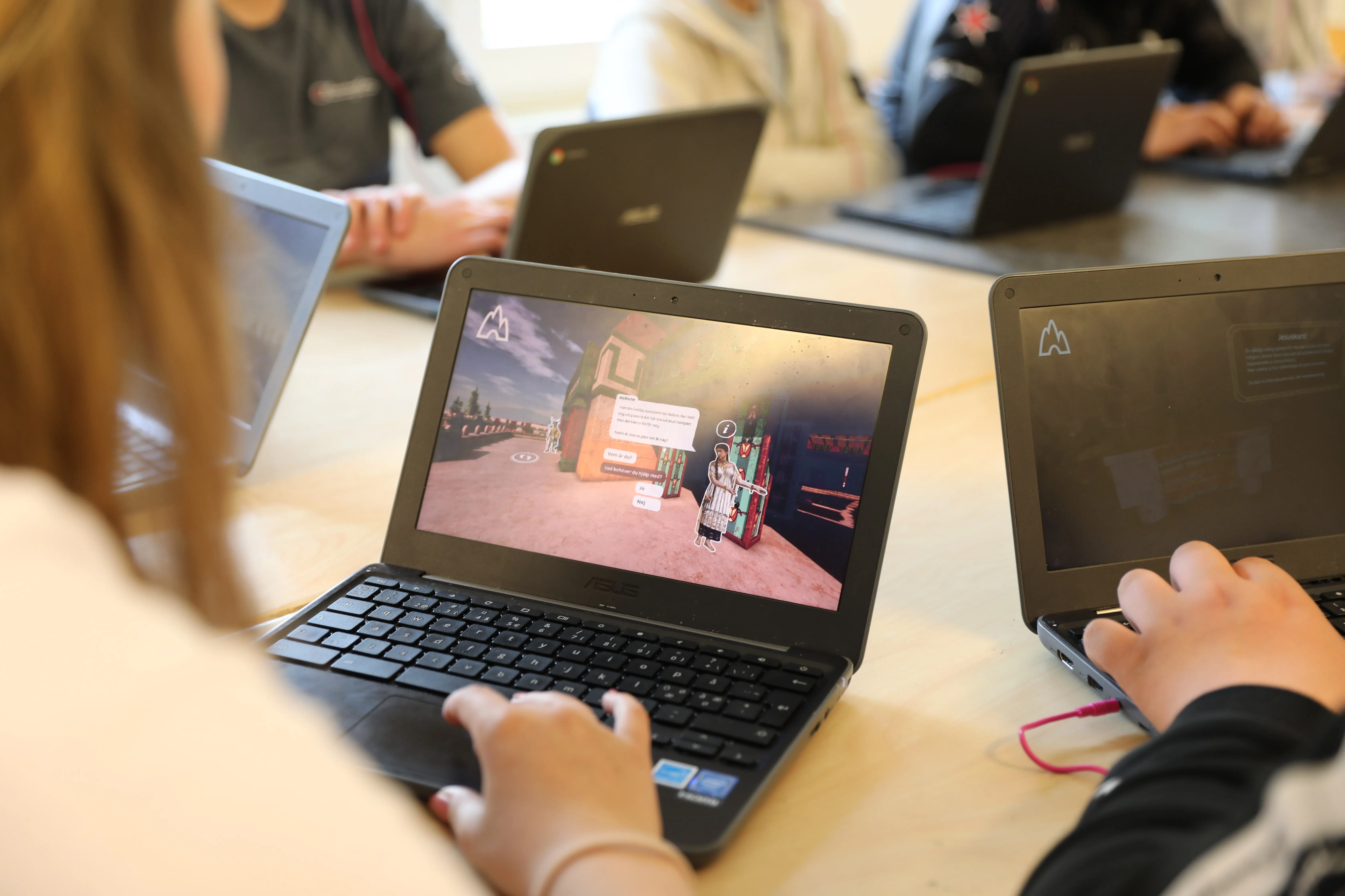 Students in a Swedish classroom using the experience as part of their history class